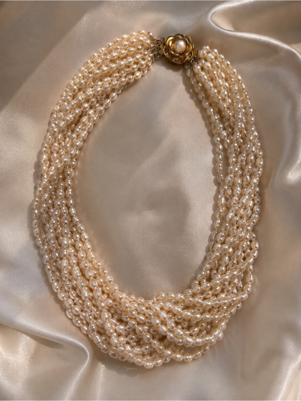 Purchased at a local jeweler in 1990. True freshwater pearls! Top quality!!